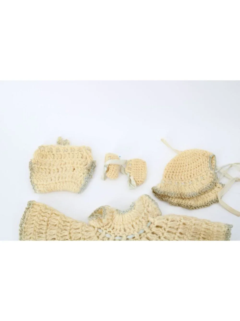 Ginny Ginnette Corchet Doll Outfit Dress Bonnet Booties Panties 94685